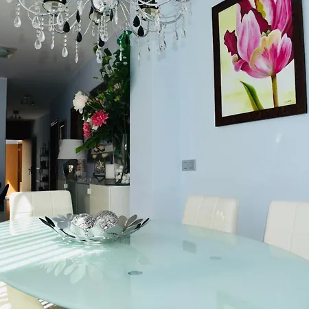 Modern And Comfortable * Candelaria